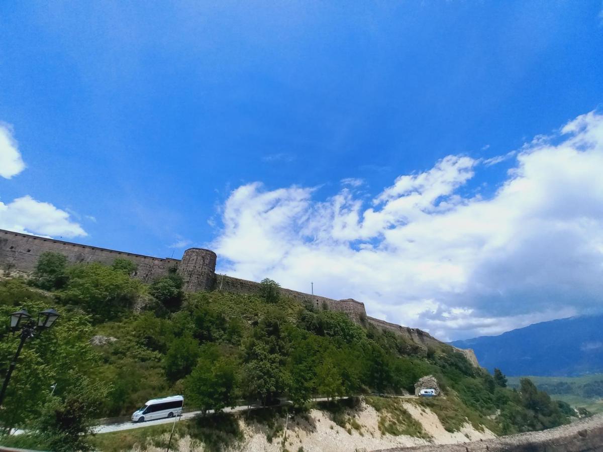 Sokolli Guest House Gjirokastër المظهر الخارجي الصورة